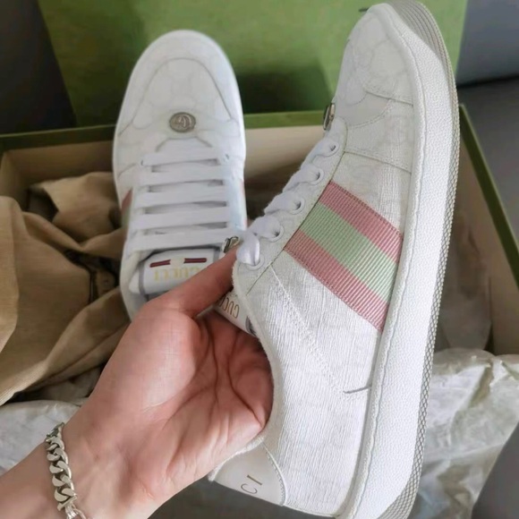 Gucci Women's White and Pink Lace Sneakers - Picture 8 of 8